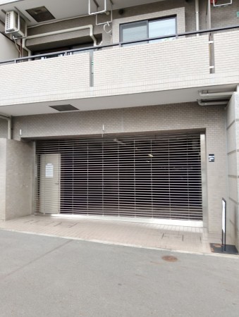 目黒区青葉台、マンションの駐車場画像です