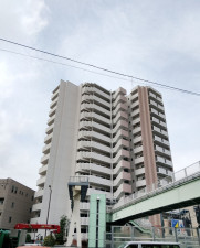 渋谷区富ヶ谷、マンションの外観画像です