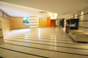 渋谷区円山町、マンションのエントランス画像です