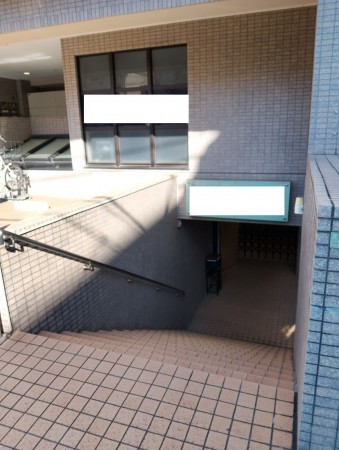 世田谷区、収益物件/住宅付店舗のエントランス画像です