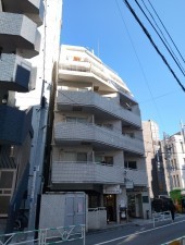 渋谷区南平台町、マンションの外観画像です