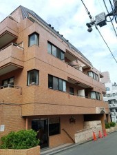 渋谷区円山町、マンションの外観画像です