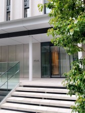 渋谷区渋谷、マンションのエントランス画像です