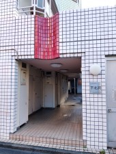 世田谷区、マンションのエントランス画像です