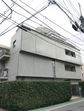 目黒区青葉台、マンションの外観画像です