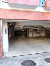 渋谷区猿楽町、マンションの駐車場画像です