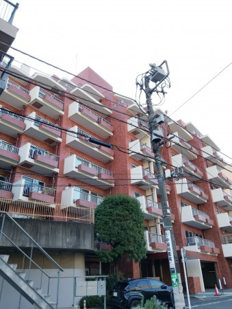 渋谷区猿楽町、マンションの外観画像です