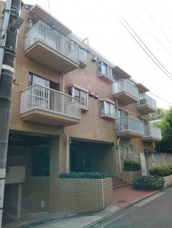渋谷区神山町、マンションの外観画像です