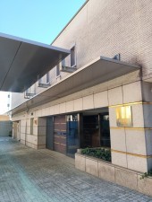 渋谷区神山町、マンションのエントランス画像です