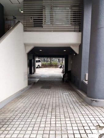 目黒区青葉台、マンションの駐車場画像です