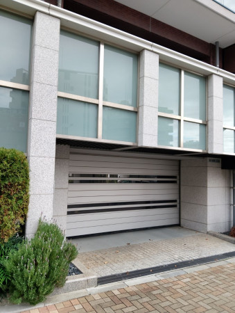 渋谷区代々木、マンションの駐車場画像です
