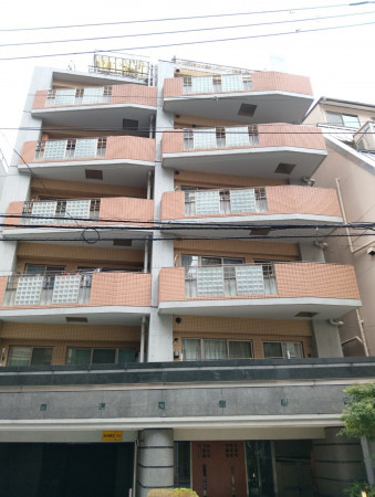 渋谷区神泉町、マンションの外観画像です