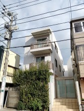 渋谷区本町、マンションの外観画像です