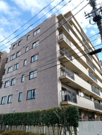 中野区、マンションの外観画像です