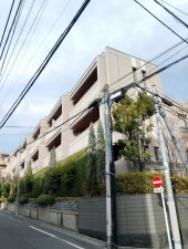 渋谷区元代々木町、マンションの外観画像です