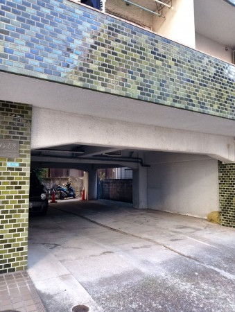 目黒区大橋、マンションの駐車場画像です
