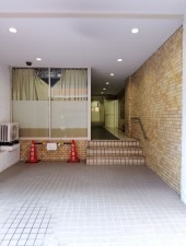 渋谷区上原、マンションのエントランス画像です