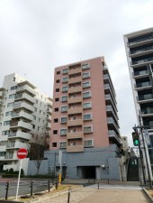 渋谷区代々木、マンションの外観画像です