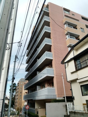 渋谷区代々木、マンションの外観画像です