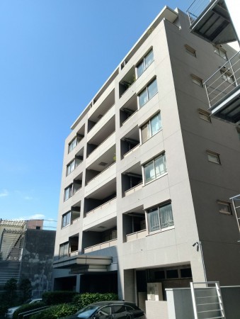 渋谷区神山町、マンションの外観画像です