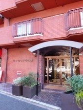 目黒区中目黒、マンションのエントランス画像です