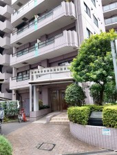 渋谷区円山町、マンションのエントランス画像です