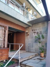 目黒区下目黒、マンションのエントランス画像です