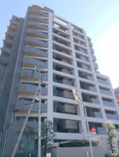 渋谷区富ヶ谷、マンションの外観画像です