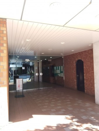 目黒区中目黒、マンションのエントランス画像です
