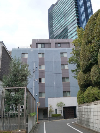目黒区青葉台、マンションの外観画像です