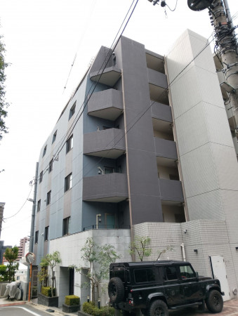 目黒区青葉台、マンションの外観画像です
