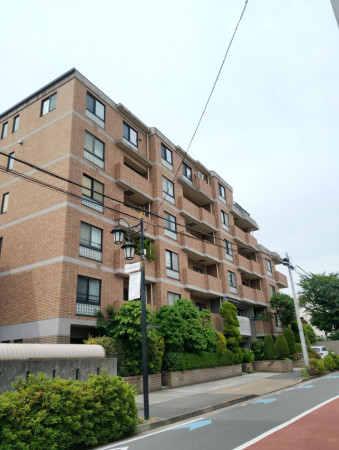 渋谷区東、マンションの外観画像です