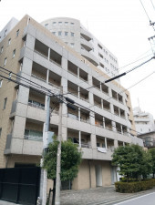 目黒区中目黒、マンションの外観画像です