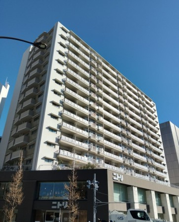 目黒区中目黒、マンションの外観画像です