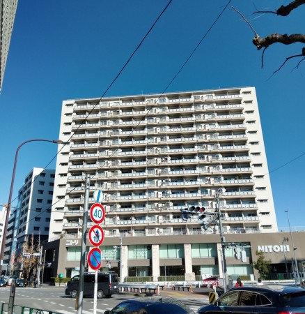 目黒区中目黒、マンションの外観画像です