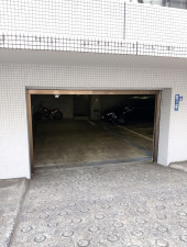 渋谷区恵比寿西、マンションの駐車場画像です