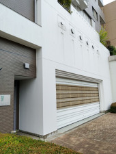 渋谷区代々木、マンションの駐車場画像です