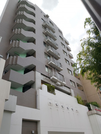 渋谷区代々木、マンションの外観画像です