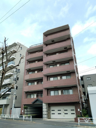渋谷区富ヶ谷、マンションの外観画像です