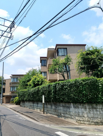 目黒区中目黒、マンションの外観画像です