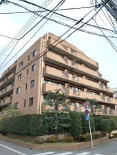渋谷区代々木、マンションの外観画像です