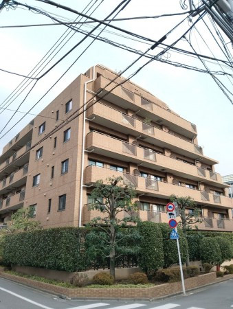 渋谷区代々木、マンションの外観画像です