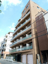 渋谷区代々木、マンションの外観画像です