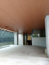 渋谷区上原、マンションのエントランス画像です