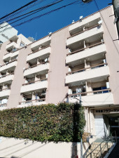 目黒区中目黒、マンションの外観画像です