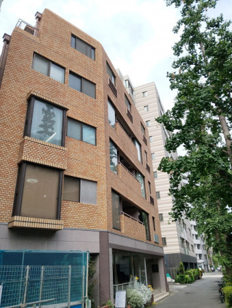 港区、マンションの外観画像です