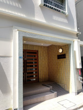 渋谷区広尾、マンションのエントランス画像です