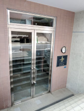 渋谷区元代々木町、マンションのエントランス画像です