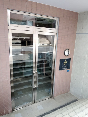 渋谷区元代々木町、マンションのエントランス画像です