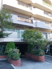 渋谷区松濤、マンションの外観画像です